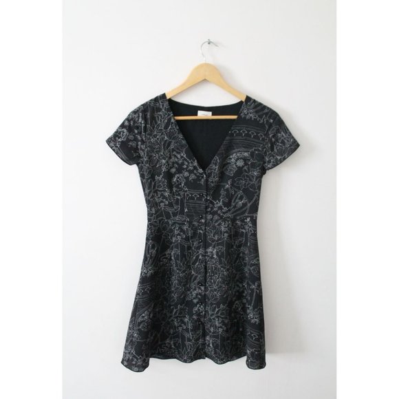 Wilfred Nazaire Fit and Flare Mini Dress Size 2 Black White Aritzia - Picture 2 of 7